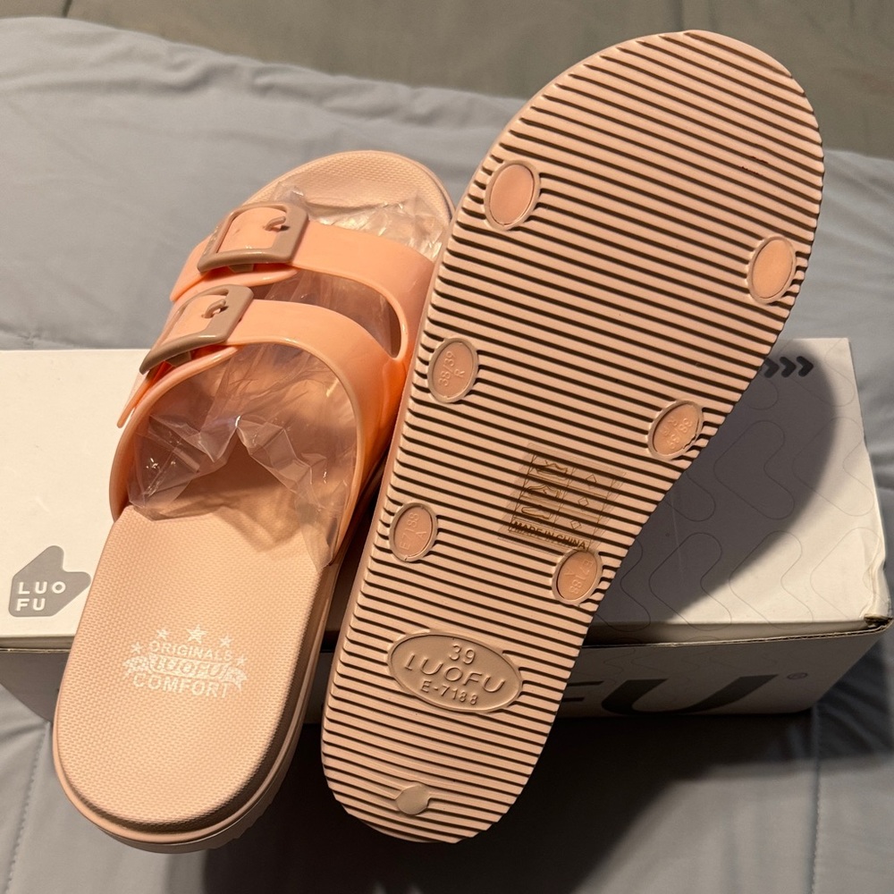 Luofu Pink Slide Sandals - NWB - size 39/8